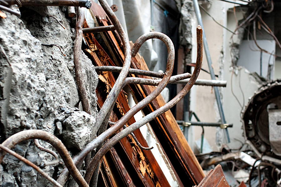 http://johnbryantart.org/files/gimgs/5_web-wires.jpg